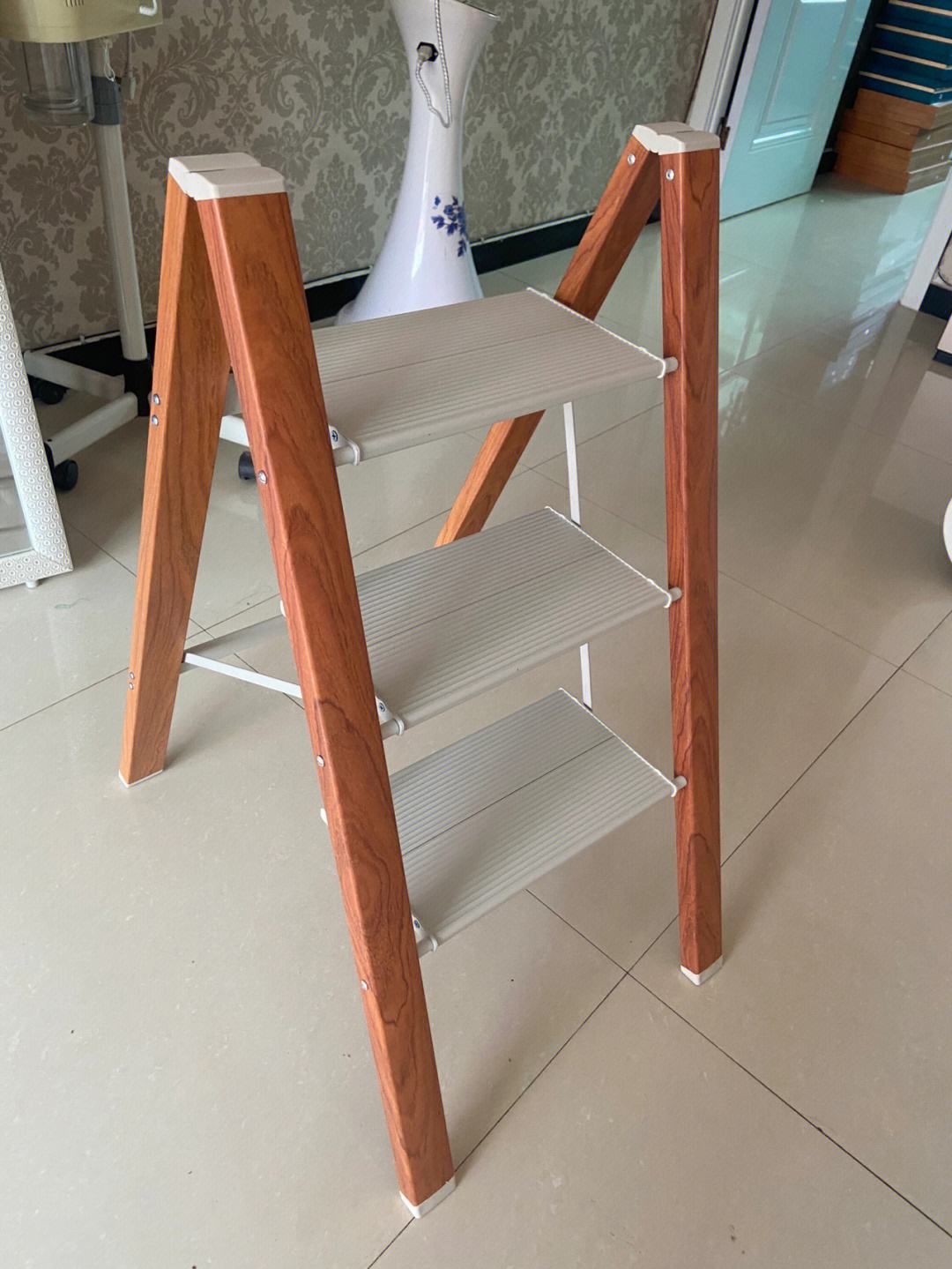 最稳定的付费梯子(免费梯子和付费梯子)